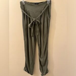Women’s crepe pants